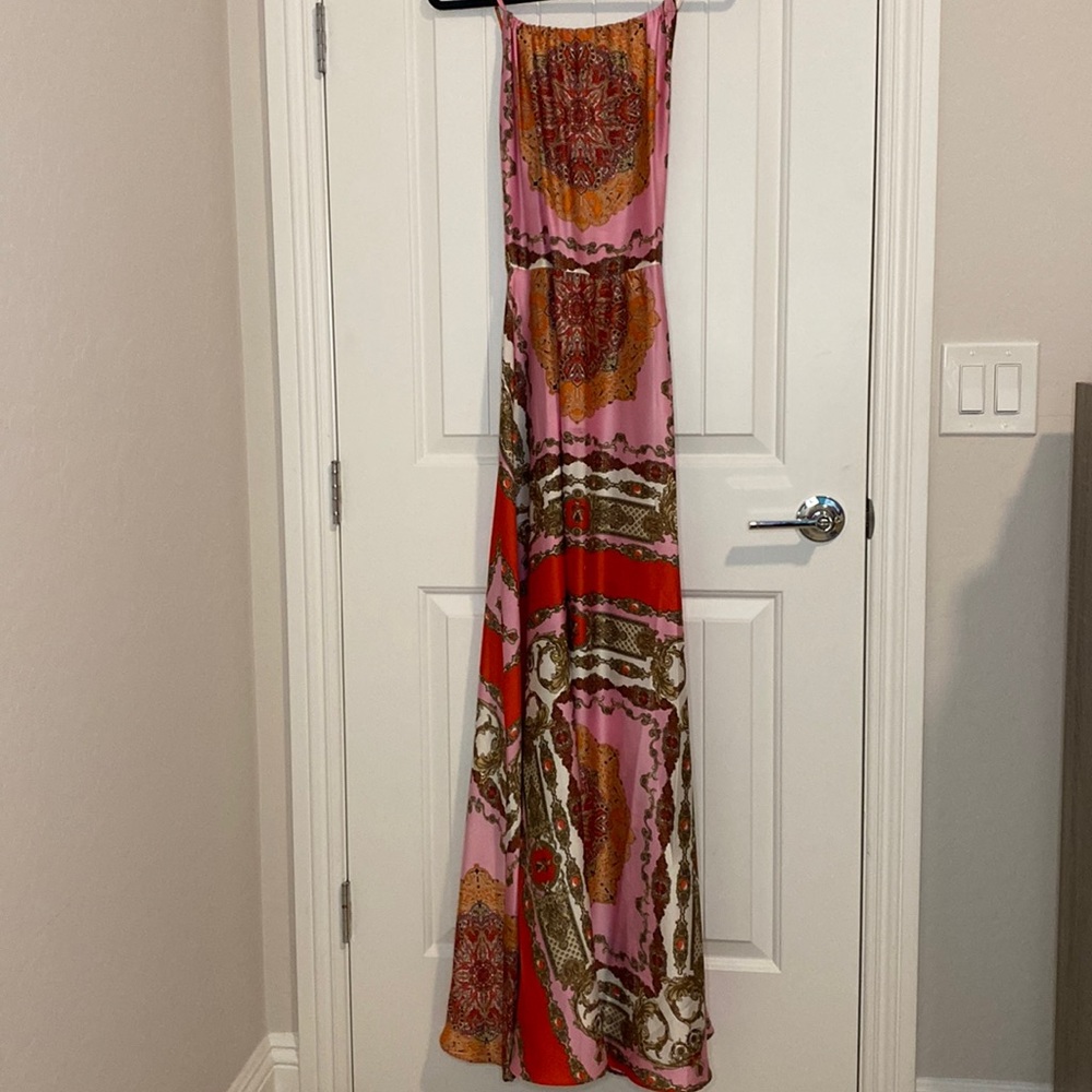 VICI Reina printed halter dress. Satin. Maxi